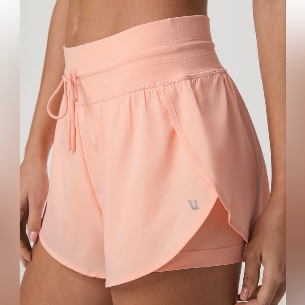 NWT Vuori daily speed shorts LIGHT PEACH Size XS